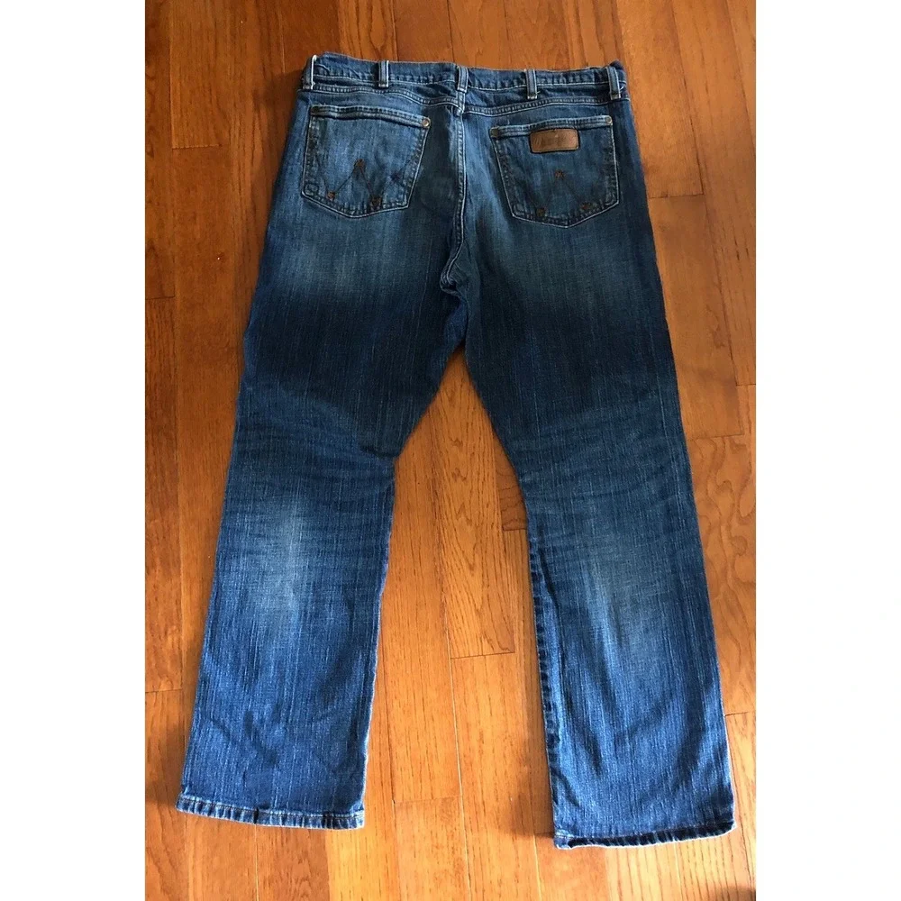 WRT20JH Wrangler Men's Retro Relaxed Boot Cut Jean Jackson Hole 38x32 Measured *